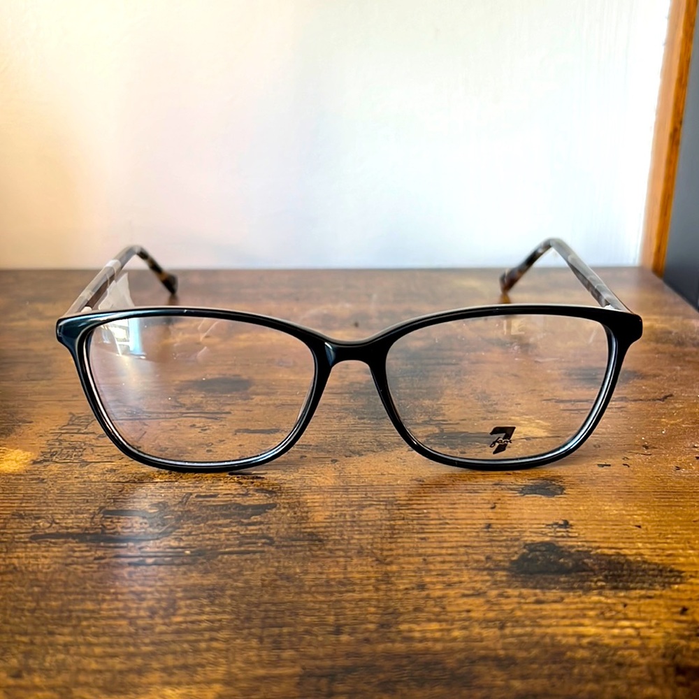 NWT 7 for All Mankind Laurel Glasses